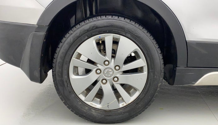2016 Maruti S Cross ZETA 1.3, Diesel, Manual, 94,006 km, Right Rear Wheel