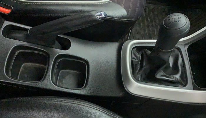 2016 Maruti S Cross ZETA 1.3, Diesel, Manual, 94,006 km, Gear Lever