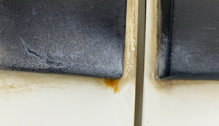 2011 Maruti Ritz VDI, Diesel, Manual, 95,919 km, Right rear door - Slightly rusted
