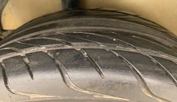 2011 Maruti Ritz VDI, Diesel, Manual, 95,919 km, Right Rear Tyre Tread
