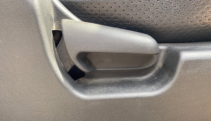 2016 Maruti Wagon R 1.0 VXI AMT, Petrol, Automatic, 99,394 km, Driver Side Adjustment Panel