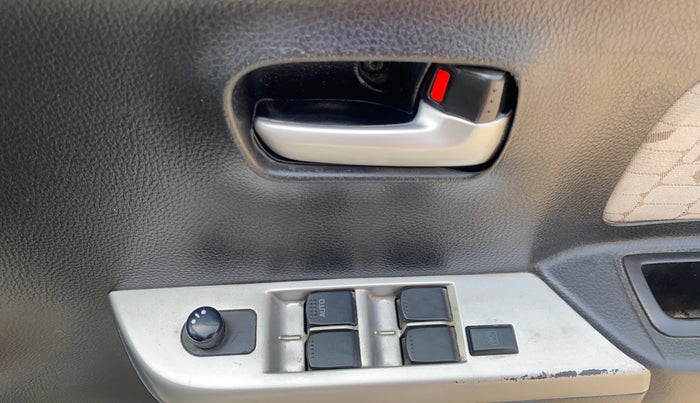 2016 Maruti Wagon R 1.0 VXI AMT, Petrol, Automatic, 99,394 km, Driver Side Door Panels Control