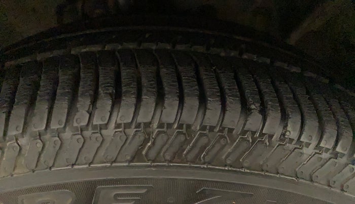 2017 Ford Ecosport TITANIUM + 1.5L PETROL AT, Petrol, Automatic, 22,256 km, Right Front Tyre Tread