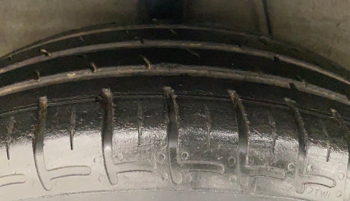 2019 Hyundai GRAND I10 NIOS SPORTZ AMT 1.2 KAPPA VTVT, Petrol, Automatic, 35,148 km, Right Rear Tyre Tread