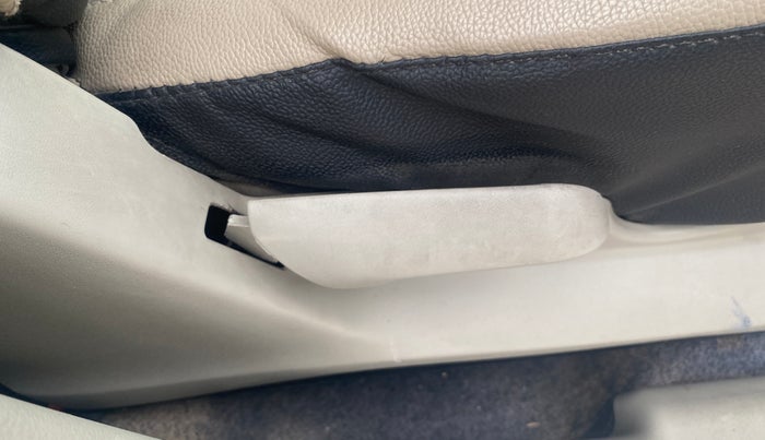 2018 Maruti Celerio VXI, Petrol, Manual, 59,263 km, Driver Side Adjustment Panel