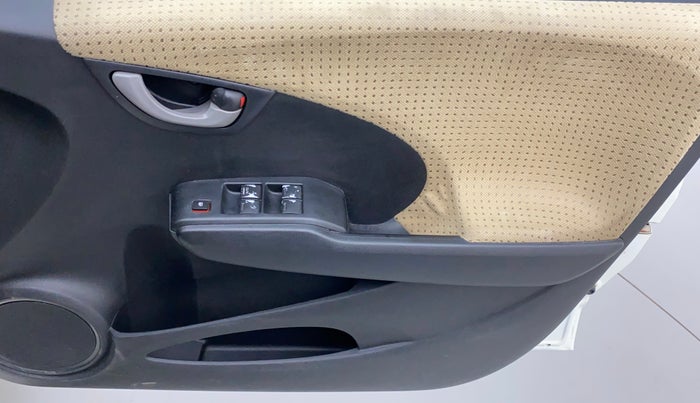 2012 Honda Jazz 1.2L I-VTEC SELECT, Petrol, Manual, 57,521 km, Driver Side Door Panels Control