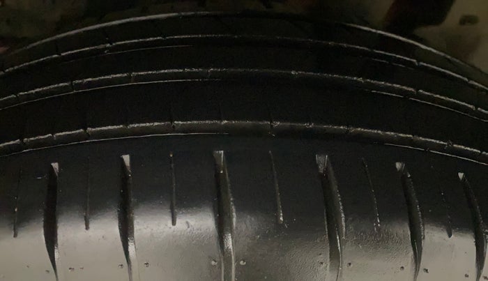2022 Maruti Dzire ZXI CNG, CNG, Manual, 26,859 km, Left Rear Tyre Tread
