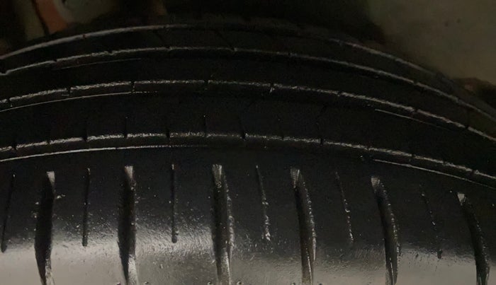 2022 Maruti Dzire ZXI CNG, CNG, Manual, 26,859 km, Right Rear Tyre Tread