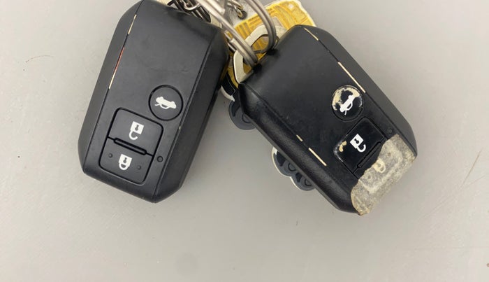 2022 Maruti Dzire ZXI CNG, CNG, Manual, 26,859 km, Key Close Up