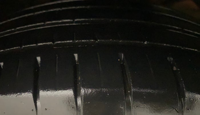 2022 Maruti Dzire ZXI CNG, CNG, Manual, 26,859 km, Right Front Tyre Tread