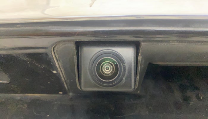 2022 Mahindra XUV300 W8 (O) 1.2 PETROL, Petrol, Manual, 33,154 km, Parking Camera