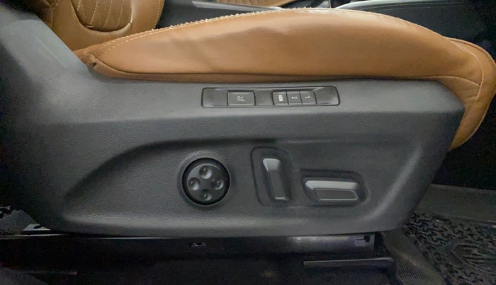 2023 MG GLOSTER SAVVY 6 STR 2.0 TWIN TURBO 4WD, Diesel, Automatic, 71,018 km, Driver Side Adjustment Panel