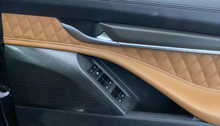 2023 MG GLOSTER SAVVY 6 STR 2.0 TWIN TURBO 4WD, Diesel, Automatic, 71,018 km, Driver Side Door Panels Control