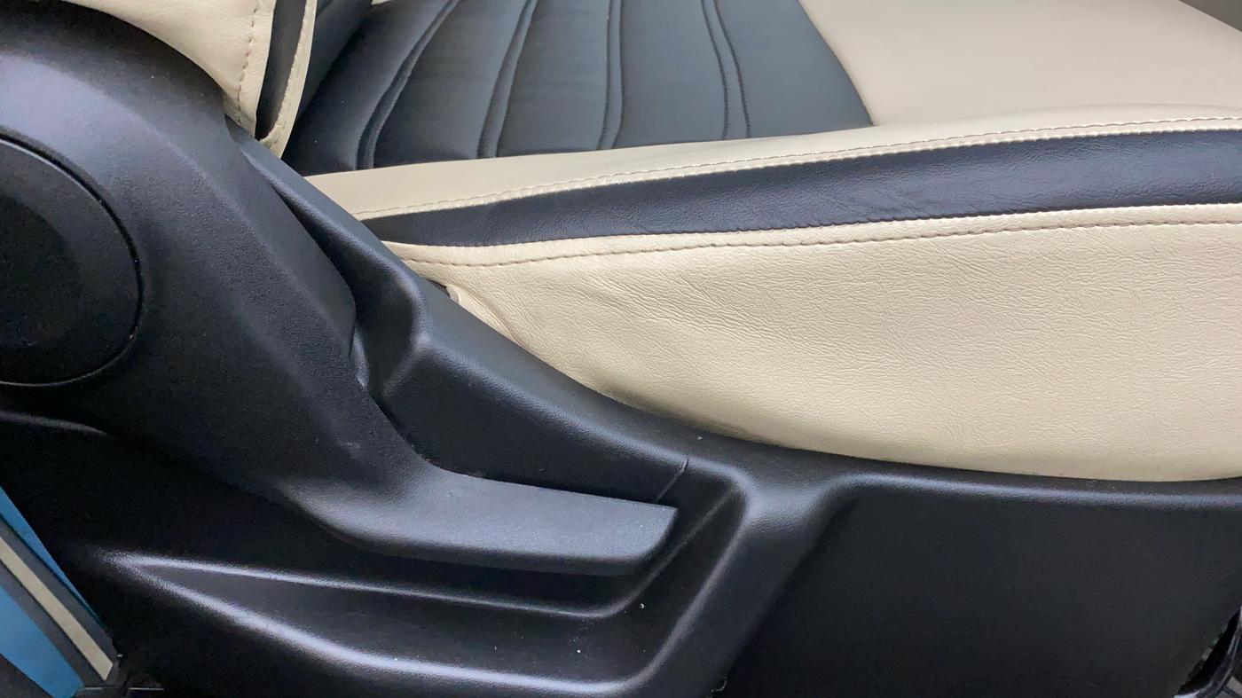 2019 Maruti New Wagon-R VXI 1.0 AMT, Petrol, Automatic, 30,643 km, Driver Side Adjustment Panel