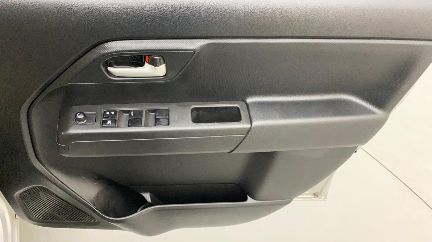 2019 Maruti New Wagon-R VXI 1.0 AMT, Petrol, Automatic, 30,643 km, Driver Side Door Panels Control