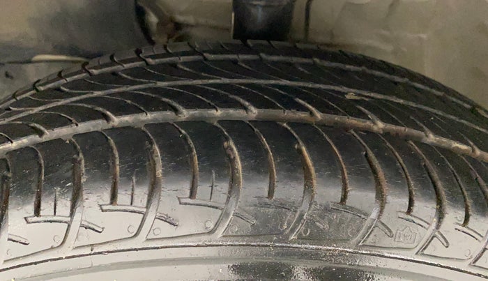 2019 Maruti New Wagon-R VXI 1.0 AMT, Petrol, Automatic, 30,643 km, Left Front Tyre Tread