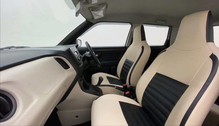 2019 Maruti New Wagon-R VXI 1.0 AMT, Petrol, Automatic, 30,643 km, Right Side Front Door Cabin