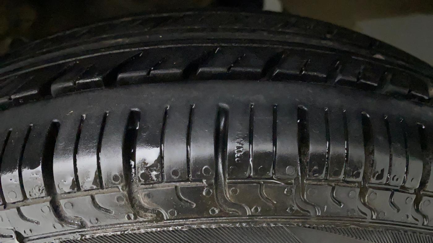 2016 Maruti Alto 800 LXI, Petrol, Manual, 25,279 km, Left Rear Tyre Tread
