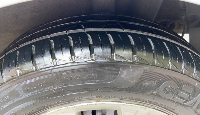 2014 Hyundai Grand i10 SPORTZ 1.2 KAPPA VTVT, Petrol, Manual, 32,024 km, Left Rear Tyre Tread