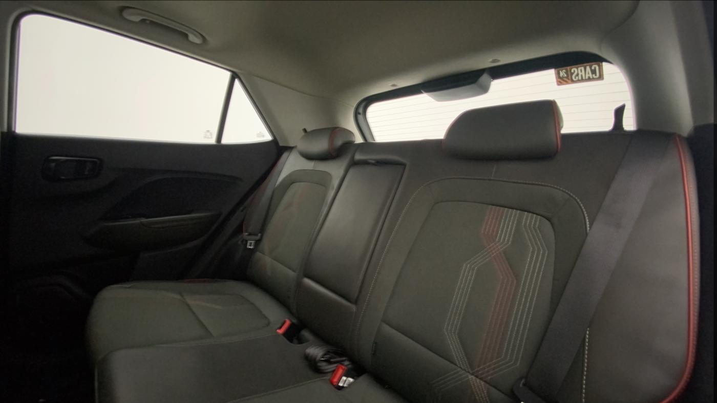 2020 Hyundai VENUE SX 1.0 (O) TURBO, Petrol, Manual, 29,549 km, Right Side Rear Door Cabin