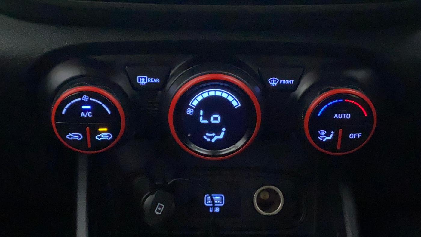 2020 Hyundai VENUE SX 1.0 (O) TURBO, Petrol, Manual, 29,549 km, Automatic Climate Control