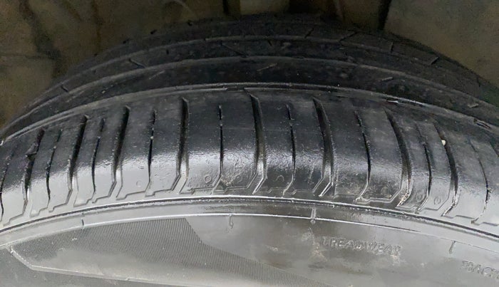 2020 Hyundai VENUE SX 1.0 (O) TURBO, Petrol, Manual, 29,549 km, Right Front Tyre Tread