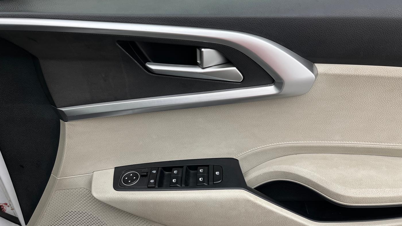 2022 KIA CARENS PRESTIGE 1.5 DIESEL 7 STR, Diesel, Manual, 53,417 km, Driver Side Door Panels Control
