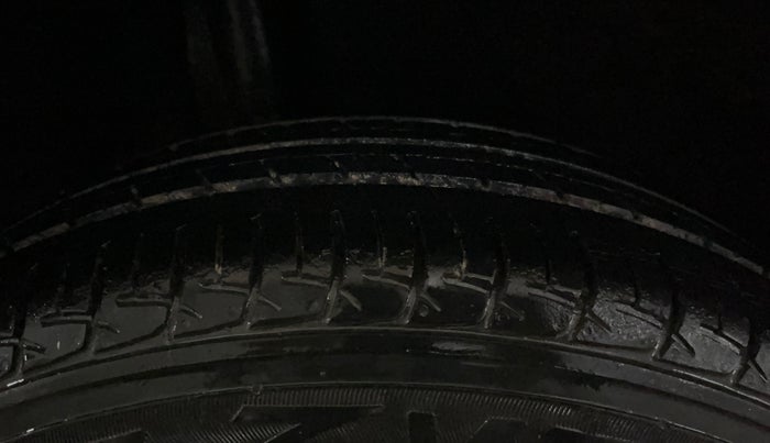 2017 Maruti Baleno DELTA PETROL 1.2, Petrol, Manual, 30,806 km, Right Rear Tyre Tread