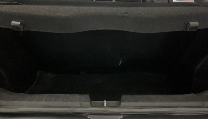 2017 Maruti Baleno DELTA PETROL 1.2, Petrol, Manual, 30,806 km, Boot Inside