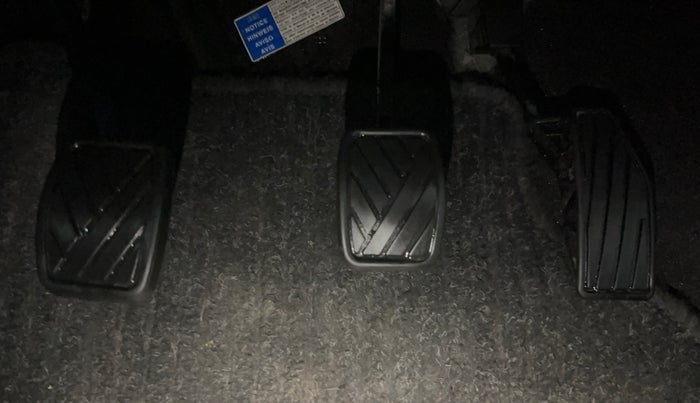 2017 Maruti Baleno DELTA PETROL 1.2, Petrol, Manual, 30,806 km, Pedals