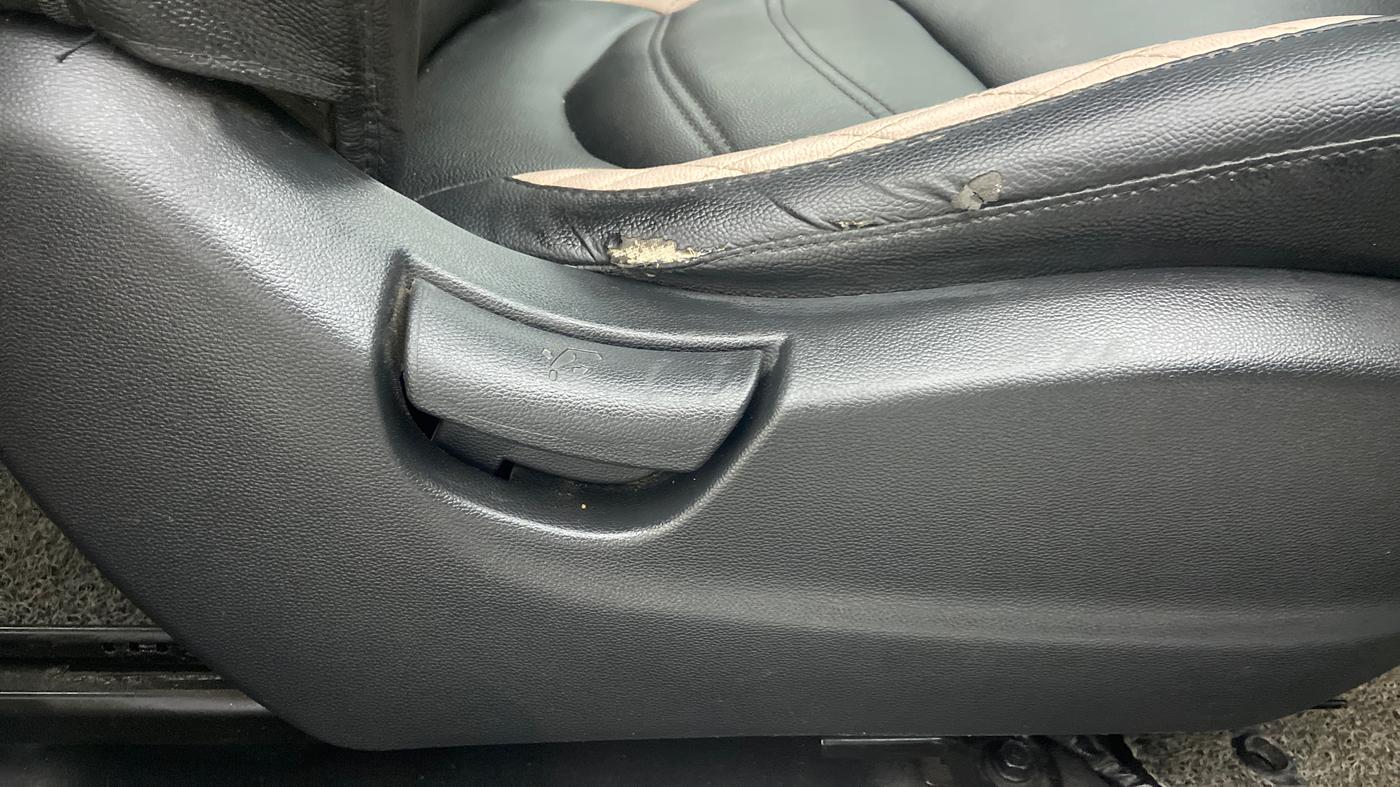 2018 Hyundai Creta 1.6 E + VTVT, Petrol, Manual, 23,957 km, Driver Side Adjustment Panel