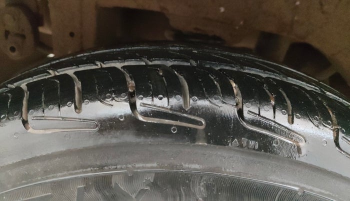 2014 Maruti Alto 800 LXI, Petrol, Manual, 25,209 km, Right Rear Tyre Tread