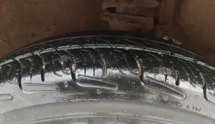 2014 Maruti Alto 800 LXI, Petrol, Manual, 25,209 km, Left Front Tyre Tread