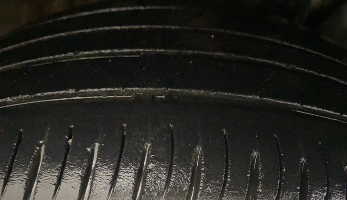 2022 KIA SONET HTX 1.5, Diesel, Manual, 51,907 km, Right Front Tyre Tread