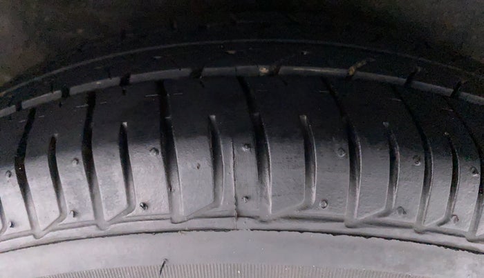 2013 Hyundai i10 MAGNA 1.2 KAPPA2, Petrol, Manual, 85,867 km, Right Rear Tyre Tread