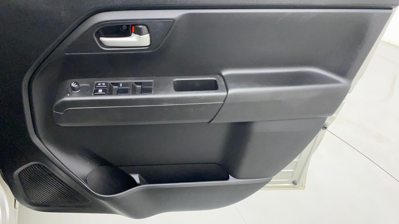2019 Maruti New Wagon-R VXI 1.2L, Petrol, Manual, 13,644 km, Driver Side Door Panels Control