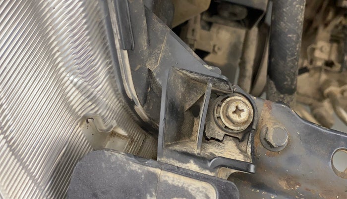 2016 Maruti Baleno DELTA PETROL 1.2, Petrol, Manual, 51,415 km, Right headlight - Clamp has minor damage