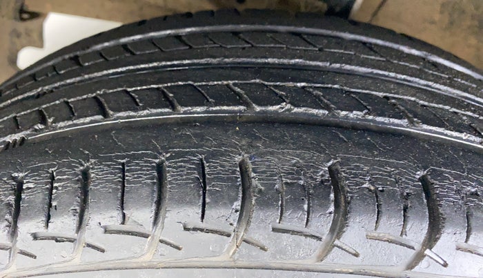 2016 Maruti Baleno DELTA PETROL 1.2, Petrol, Manual, 51,415 km, Left Front Tyre Tread