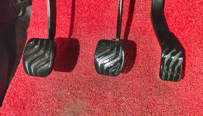 2016 Datsun Redi Go T (O), Petrol, Manual, 69,695 km, Pedals