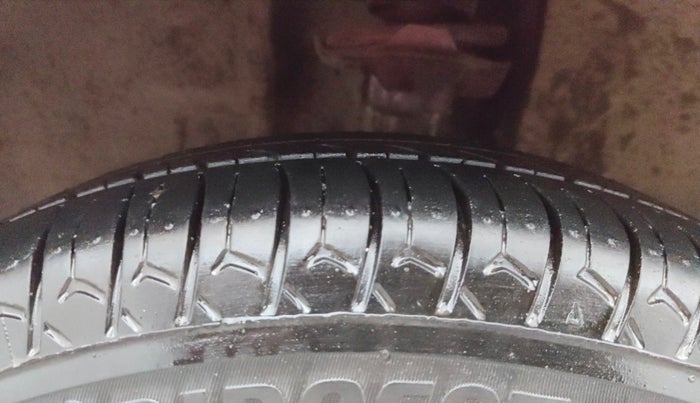 2016 Datsun Redi Go T (O), Petrol, Manual, 69,695 km, Left Front Tyre Tread