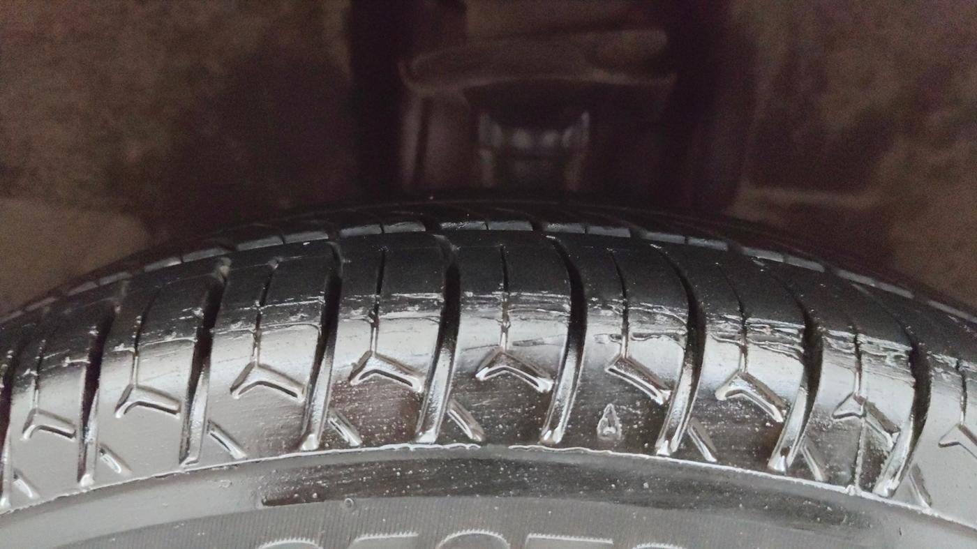 2016 Datsun Redi Go T (O), Petrol, Manual, 69,695 km, Right Front Tyre Tread