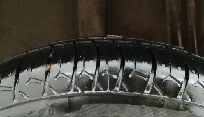 2016 Datsun Redi Go T (O), Petrol, Manual, 69,695 km, Right Rear Tyre Tread