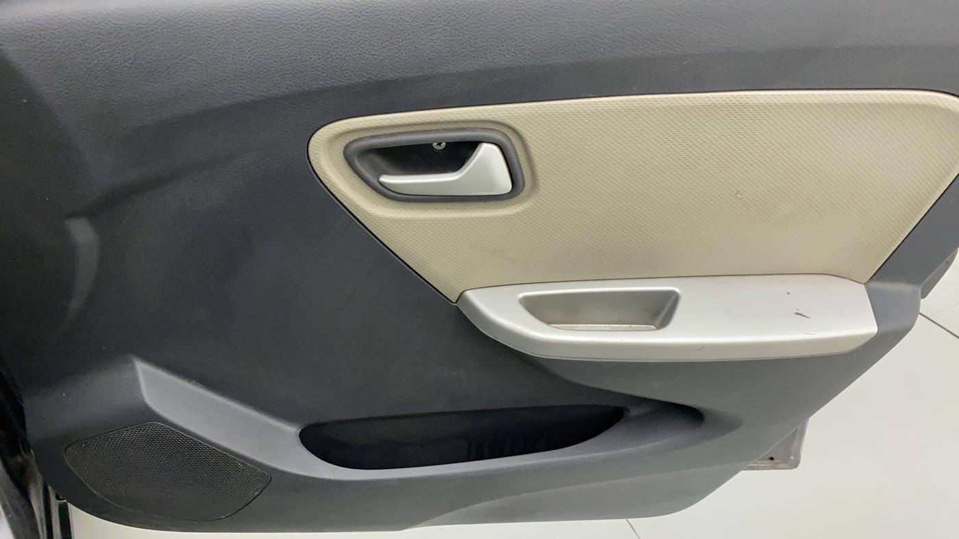 2017 Maruti Alto K10 VXI OPT, Petrol, Manual, 20,409 km, Driver Side Door Panels Control