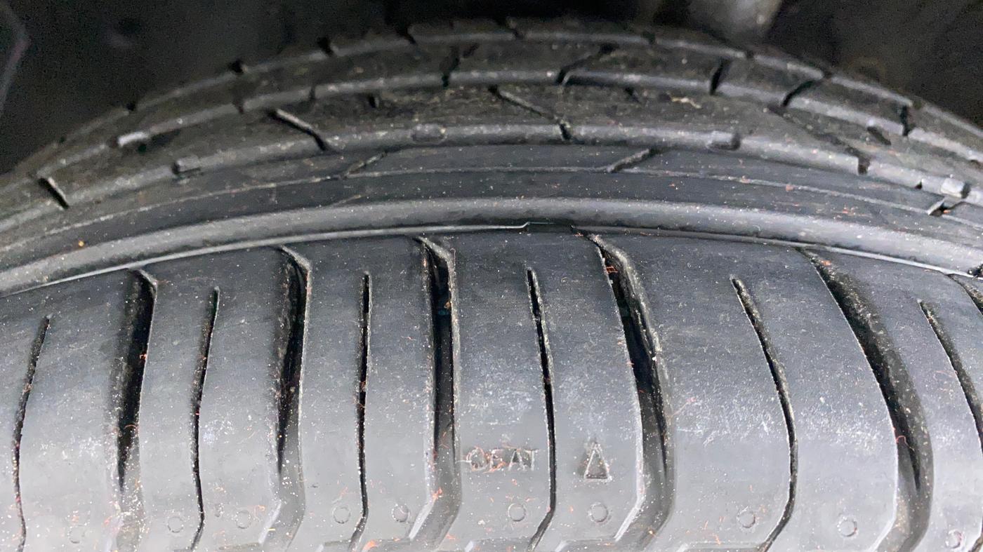 2021 Hyundai VENUE 1.0 turbo GDI IMT SX O, Petrol, Manual, 5,642 km, Left Front Tyre Tread