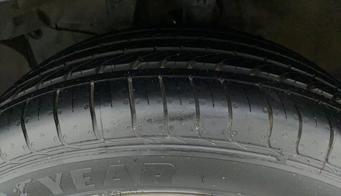 2017 Honda WR-V 1.2 i-VTEC VX MT, Petrol, Manual, 50,170 km, Left Front Tyre Tread