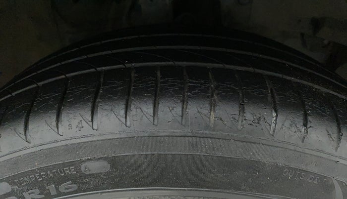 2017 Honda WR-V 1.2 i-VTEC VX MT, Petrol, Manual, 50,170 km, Right Front Tyre Tread
