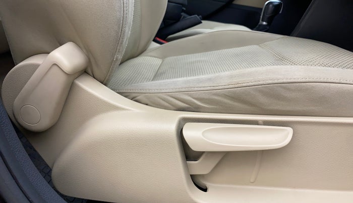 2016 Volkswagen Ameo HIGHLINE PLUS 1.5L AT 16 ALLOY, Diesel, Automatic, 1,32,884 km, Driver Side Adjustment Panel