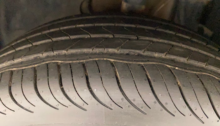 2020 Tata ALTROZ XZ PETROL, Petrol, Manual, 35,835 km, Left Front Tyre Tread