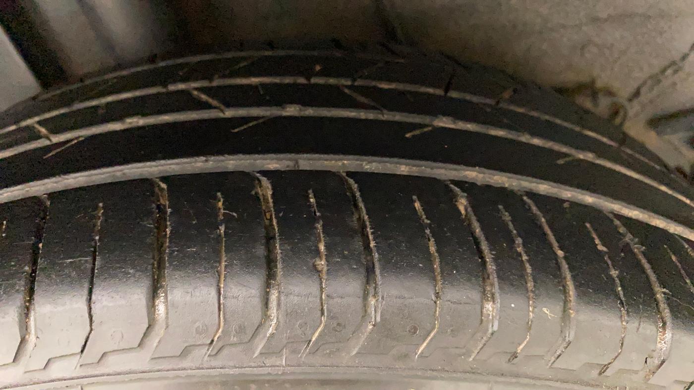 2020 Tata ALTROZ XZ PETROL, Petrol, Manual, 35,835 km, Right Rear Tyre Tread