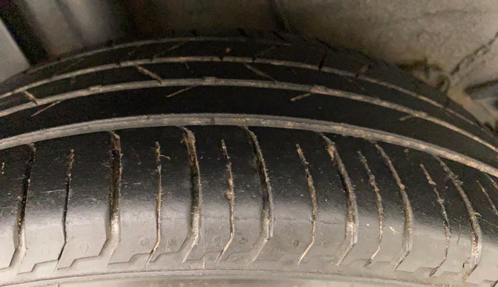 2020 Tata ALTROZ XZ PETROL, Petrol, Manual, 35,835 km, Right Rear Tyre Tread
